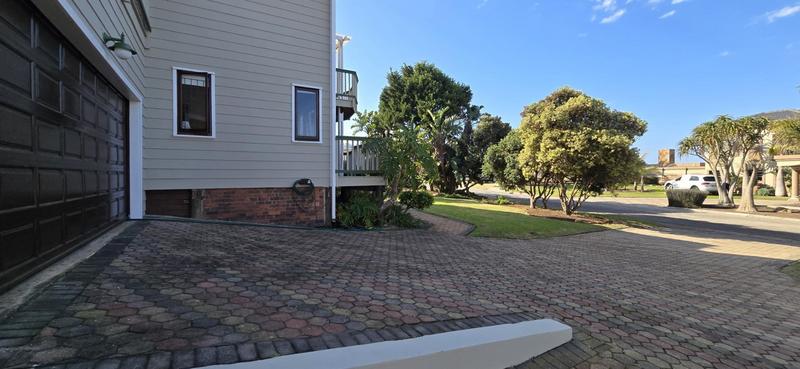 4 Bedroom Property for Sale in Hersham Western Cape